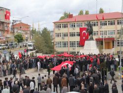 Oltulu öğrenciler terörü lanetledi